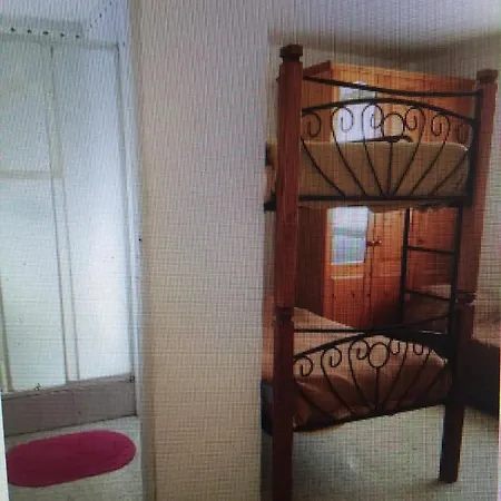 Private In Central Area Проживание в семье